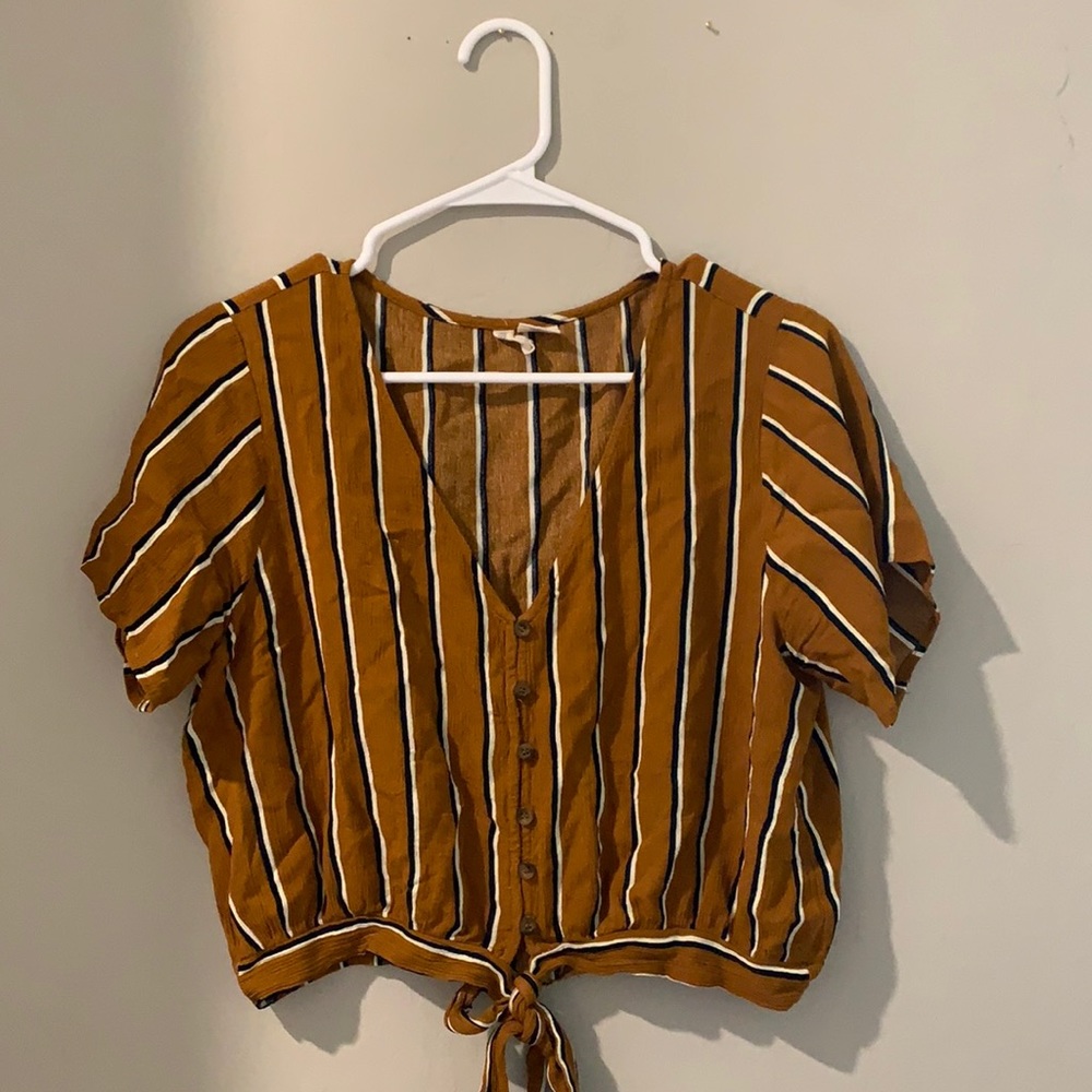 Sky & Sparrow Cropped half button down shirt